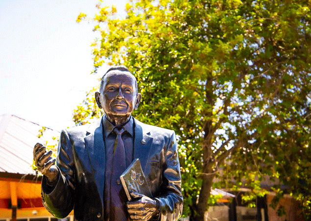 Jack Annan Statue at NJC